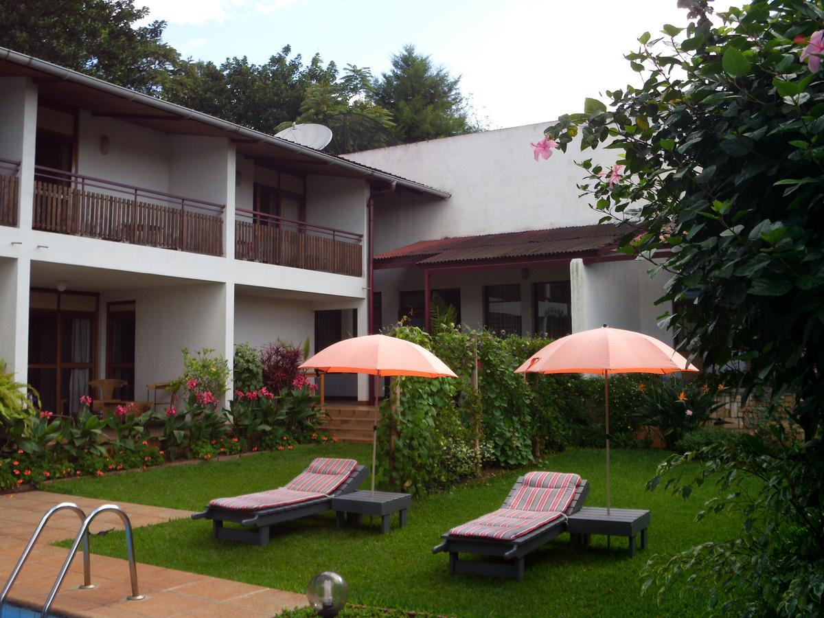 Hotel Le Garni คิกาลี ภายนอก รูปภาพ